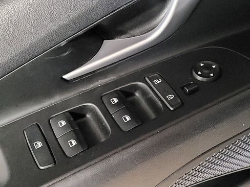 Used 2021 Hyundai Elantra SE image 27