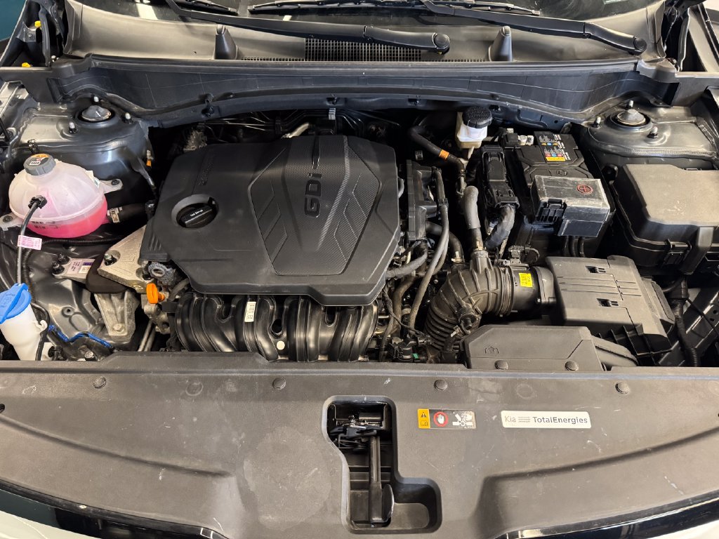 Used 2025 Kia Sportage EX AWD/4WD image 23