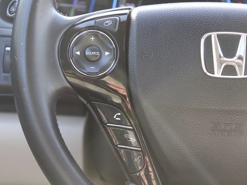 Used 2015 Honda Accord Touring image 39