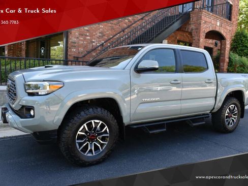 Used 2022 Toyota Tacoma TRD Sport w/ Technology Package AWD/4WD image 1