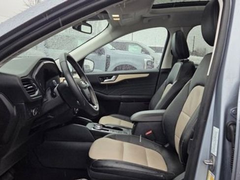 Used 2022 Ford Escape Titanium w/ Titanium Elite Package image 2