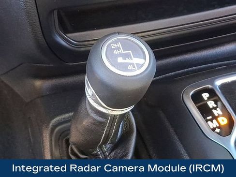 Used 2025 Jeep Gladiator Sport AWD/4WD image 18