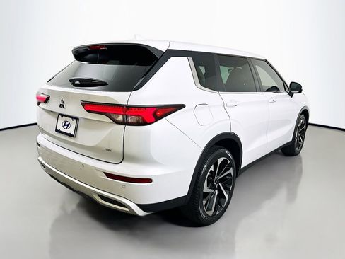 Used 2023 Mitsubishi Outlander SE image 5