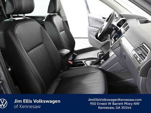 Certified 2022 Volkswagen Tiguan SE w/ Panoramic Sunroof Package image 14