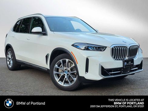 Used 2025 BMW X5 xDrive50e w/ Parking Assistance Package AWD/4WD image 1