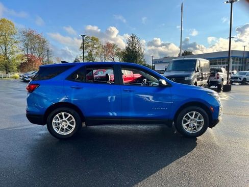 Used 2024 Chevrolet Equinox LS w/ LS Convenience Package AWD/4WD image 5