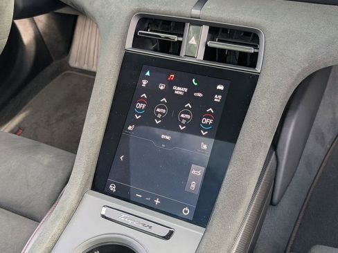 Certified 2022 Porsche Taycan GTS image 16