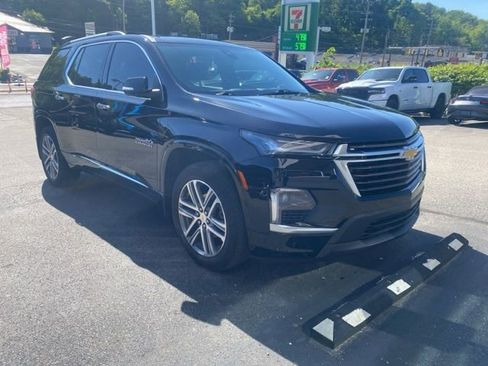 Used 2023 Chevrolet Traverse High Country AWD/4WD image 2