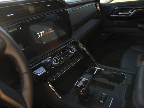 Used 2024 GMC Sierra 1500 AT4 w/ Technology Package image 34