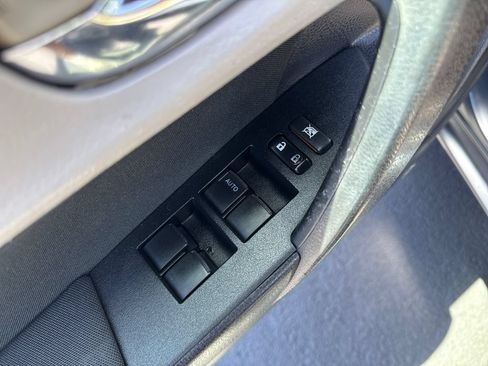 Used 2014 Toyota Corolla LE FWD image 11