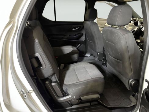 Used 2024 Chevrolet Traverse LT FWD image 22