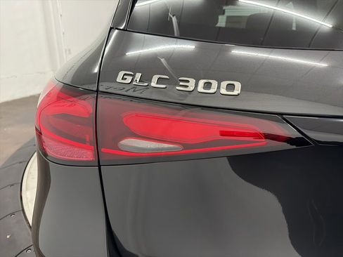 New 2026 Mercedes-Benz GLC 300 image 11