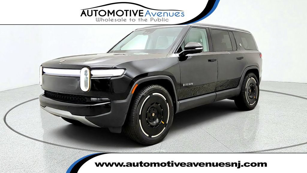 Used 2025 Rivian R1S Adventure Dual AWD/4WD image 1