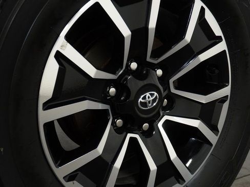 Certified 2022 Toyota Tacoma TRD Sport image 10