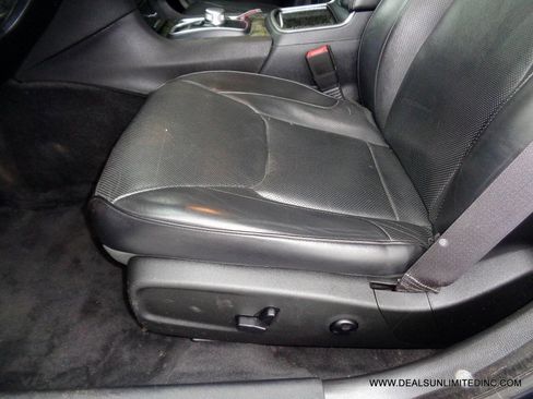 Used 2015 Chrysler 300 C w/ Light Group image 8