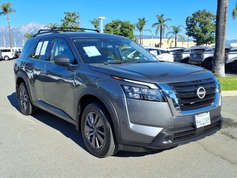 Used 2023 Nissan Pathfinder SV image 41