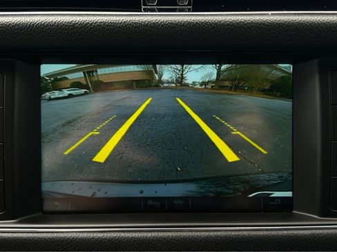 Used 2016 Jaguar XF Premium image 14