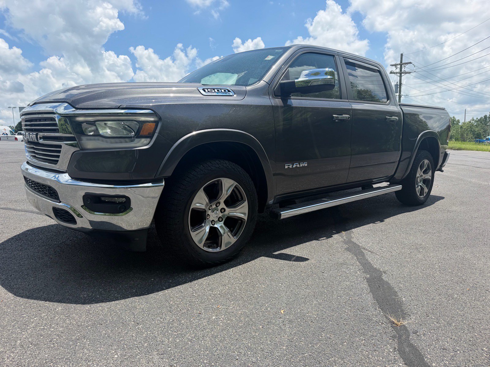 Used 2022 RAM 1500 Laramie AWD/4WD image 9