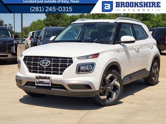 Used 2024 Hyundai Venue SEL FWD video 1