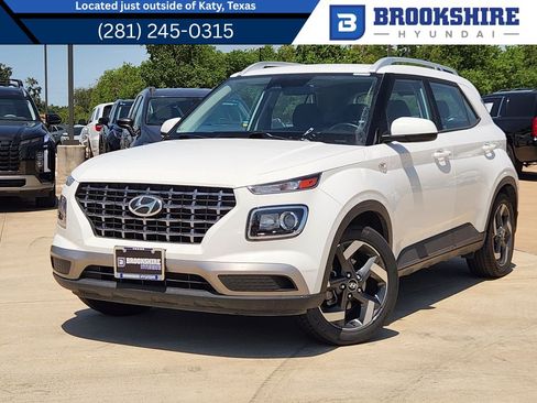 Used 2024 Hyundai Venue SEL FWD image 1