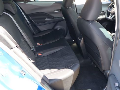Used 2023 Nissan Kicks SV FWD image 17