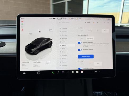 Used 2024 Tesla Model Y 2WD image 21