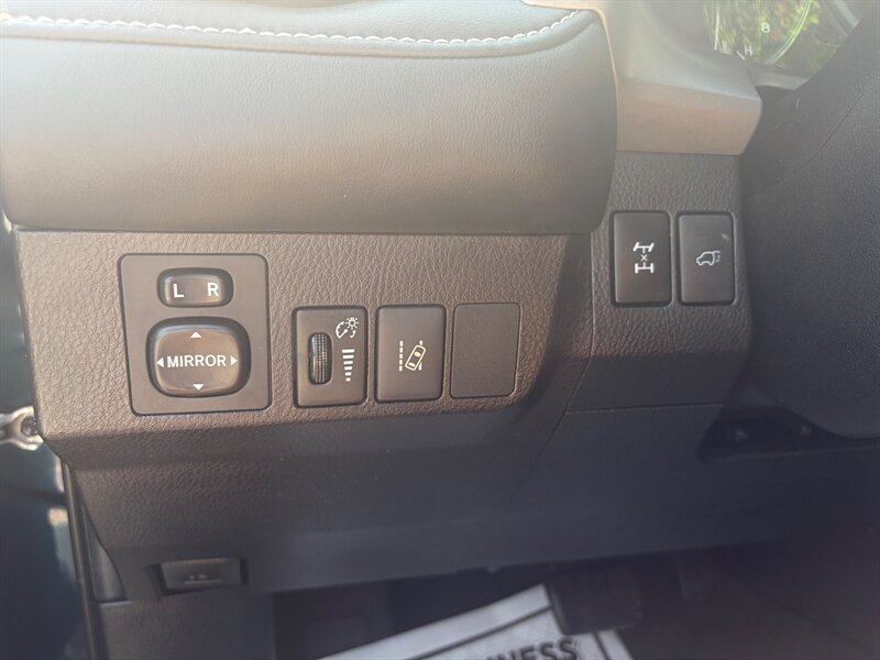 Used 2017 Toyota RAV4 Limited w/ Carpet Mat Package AWD/4WD image 15