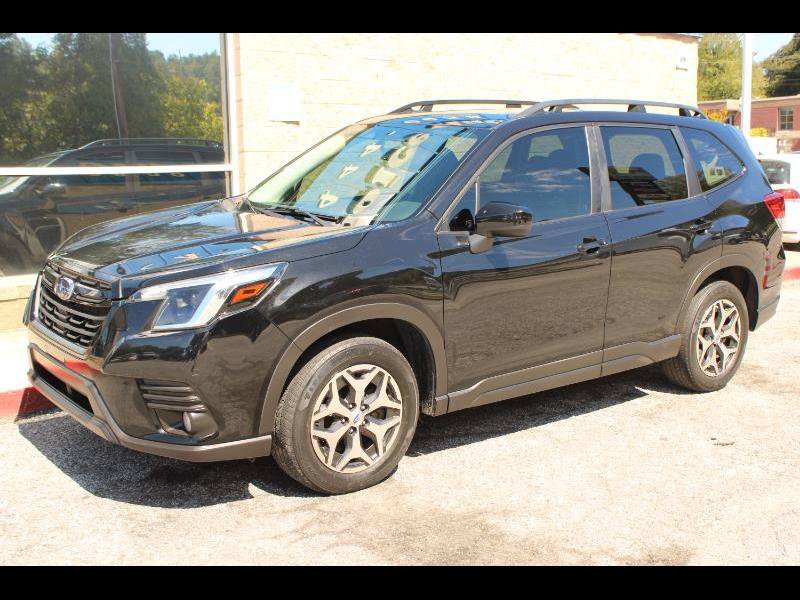 Used 2022 Subaru Forester Premium AWD/4WD image 1