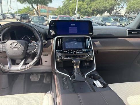 Used 2022 Lexus LX 600 4WD w/ Accessory Package (Z1) image 17