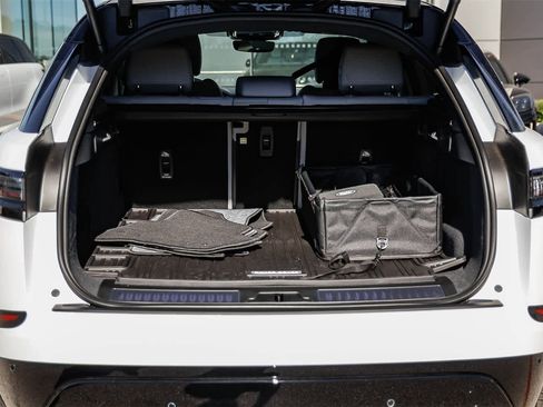 New 2026 Land Rover Range Rover Velar Dynamic SE image 28