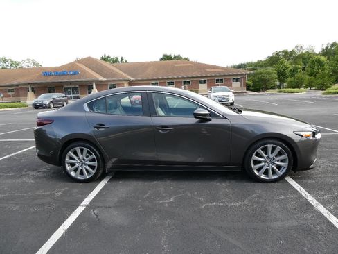 Used 2020 MAZDA MAZDA3 AWD Sedan w/ Select Package image 4