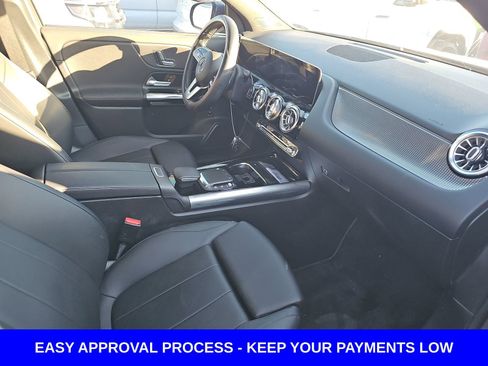 Used 2021 Mercedes-Benz GLA 250 4MATIC w/ Premium Package image 14