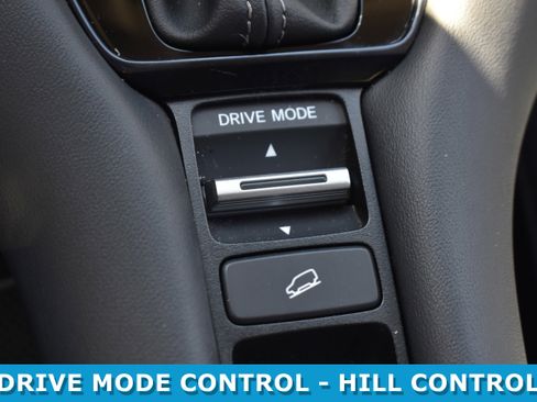 Certified 2024 Honda HR-V LX image 16