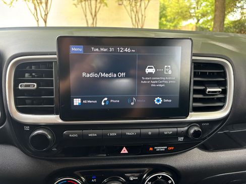 Used 2021 Hyundai Venue SE image 25