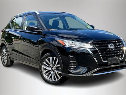 Used 2024 Nissan Kicks SV