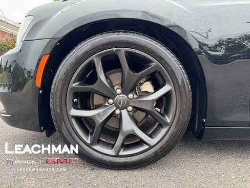 Used 2022 Chrysler 300 S RWD image 8