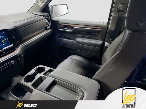 Used 2023 Chevrolet Silverado 1500 LT AWD/4WD image 25