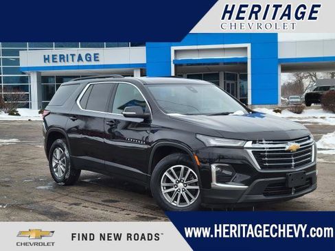 Used 2023 Chevrolet Traverse LT image 1