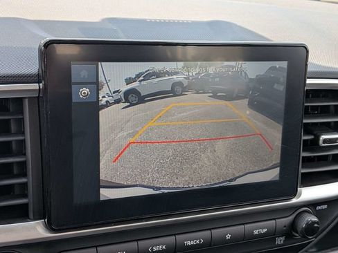 Used 2025 Hyundai Venue SEL FWD image 22