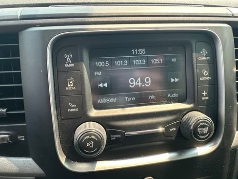 Used 2017 RAM 1500 Express RWD image 21