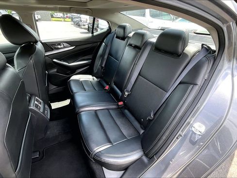 Used 2023 Nissan Maxima SL FWD image 24