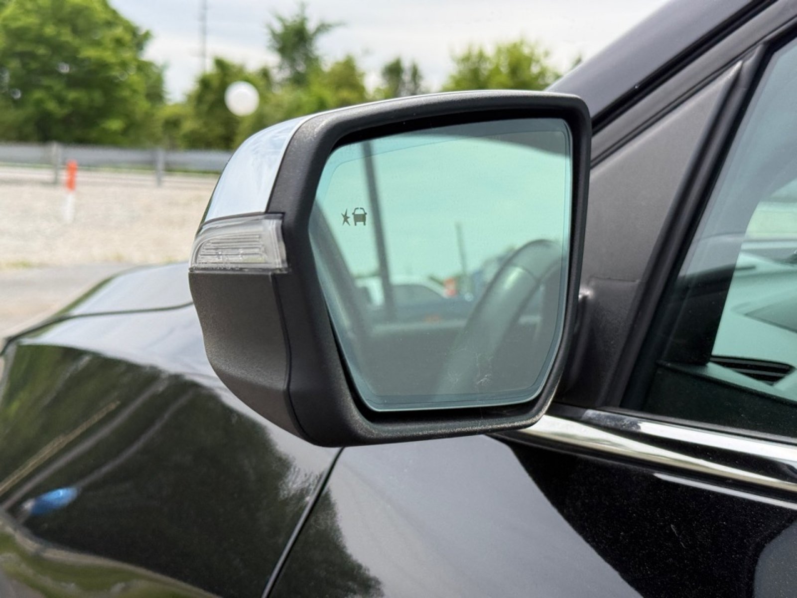 Used 2019 Chevrolet Equinox Premier FWD image 38