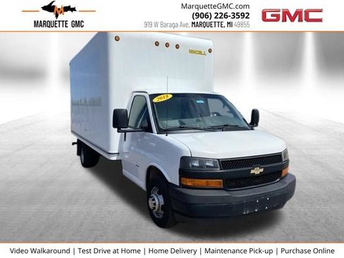 Used 2018 Chevrolet Express 3500 Extended RWD image 1