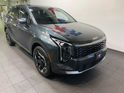 New 2026 Kia Sportage S image 2