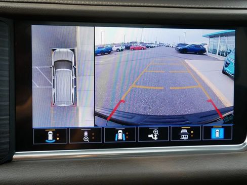 Used 2021 GMC Yukon Denali AWD/4WD image 15