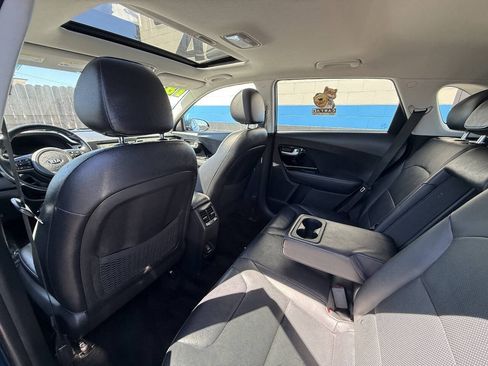 Used 2018 Kia Niro Touring FWD image 16