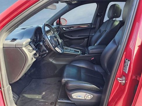 Used 2021 Porsche Macan image 16