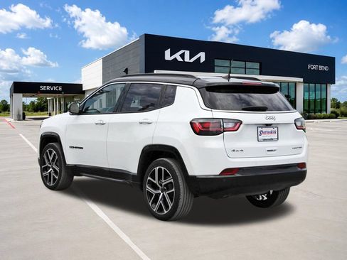 Used 2025 Jeep Compass Limited w/ Elite Group AWD/4WD image 7