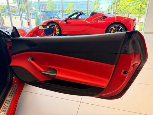 Used 2018 Ferrari 488 Spider RWD image 18