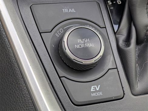 Used 2025 Toyota RAV4 LE image 24